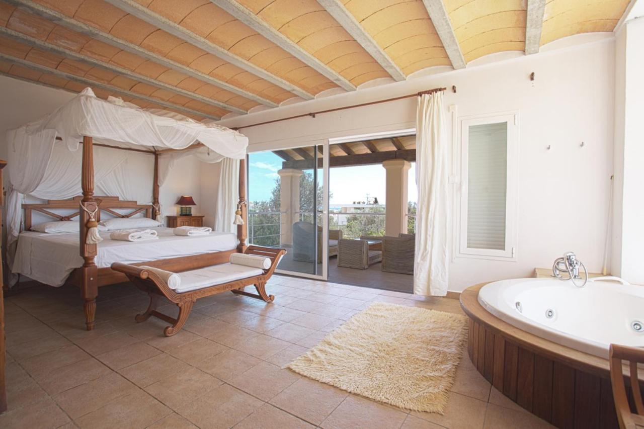 Villa Tom Is Near To Playa Den Bossa Sant Jordi de ses Salines Exteriér fotografie